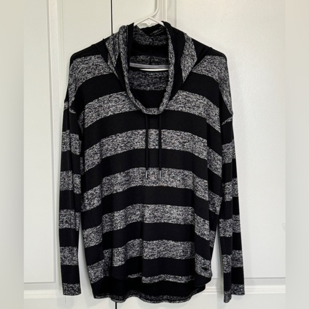 Calvin Klein Women's Size M Performance Black & Gray Striped Pullover Top